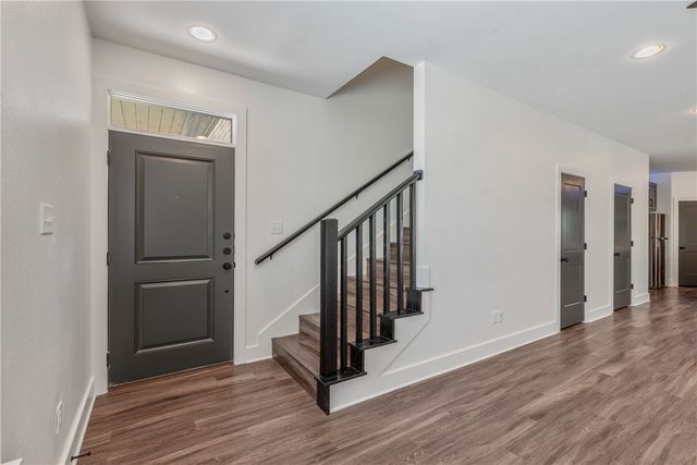 704 Eisenhower, College Station, TX 77840