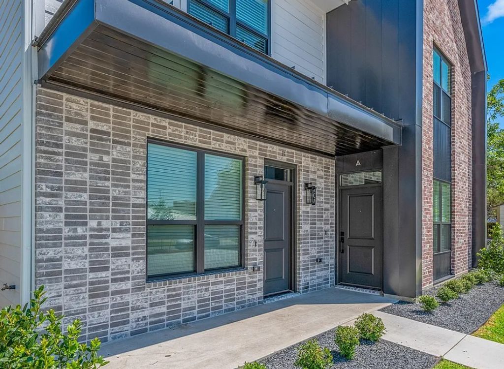 704 Eisenhower, College Station, TX 77840