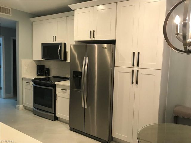 11021 Gulf Reflections DR 101, Fort Myers, FL 33908