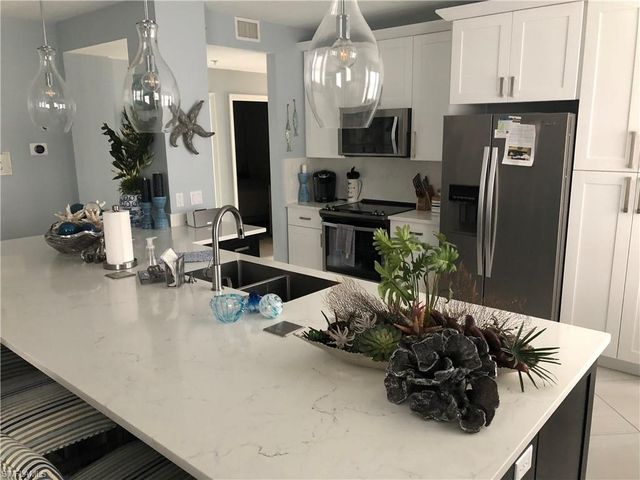 11021 Gulf Reflections DR 101, Fort Myers, FL 33908