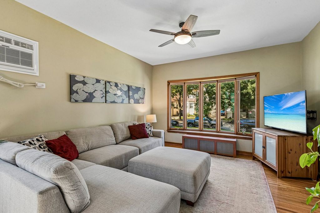 4731 N Kilbourn Avenue, Chicago, IL 60630 — photo 4