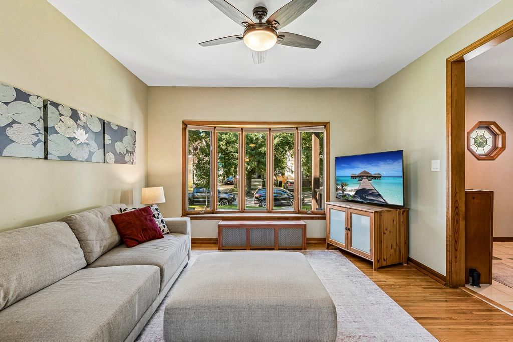 4731 N Kilbourn Avenue, Chicago, IL 60630 — photo 5