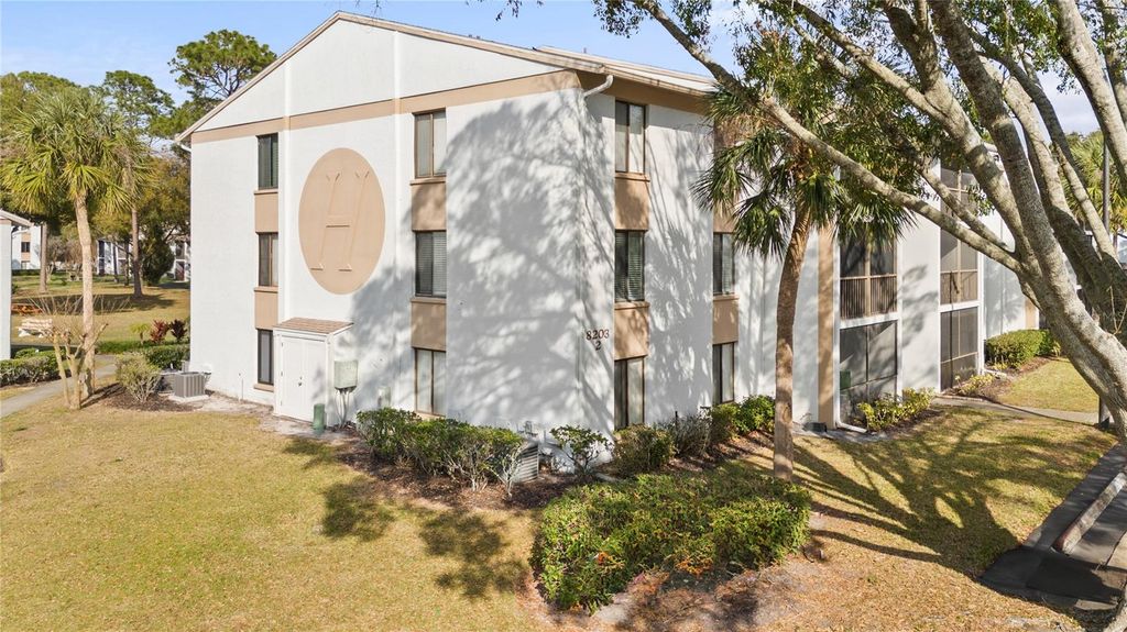Image 1 of property listing at 8203 SUN SPRING CIRCLE 12, Orlando, FL 32825