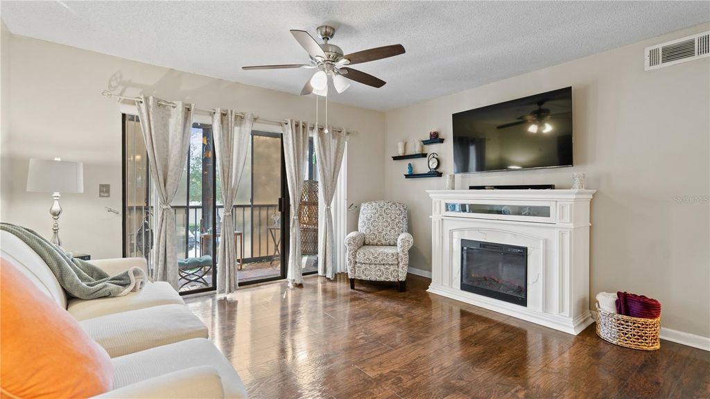 Image 12 of property listing at 8203 SUN SPRING CIRCLE 12, Orlando, FL 32825
