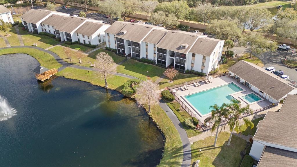 Image 37 of property listing at 8203 SUN SPRING CIRCLE 12, Orlando, FL 32825
