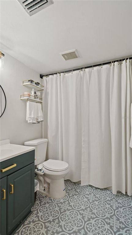 Image 9 of property listing at 8203 SUN SPRING CIRCLE 12, Orlando, FL 32825