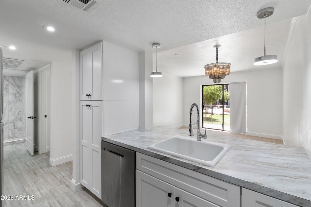 3033 E DEVONSHIRE Avenue 1016, Phoenix, AZ 85016 — photo 5