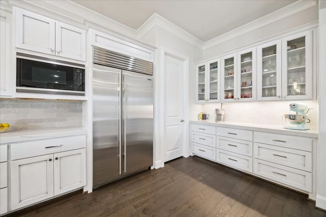 2302 Camden Creek Lane, Houston, TX 77077