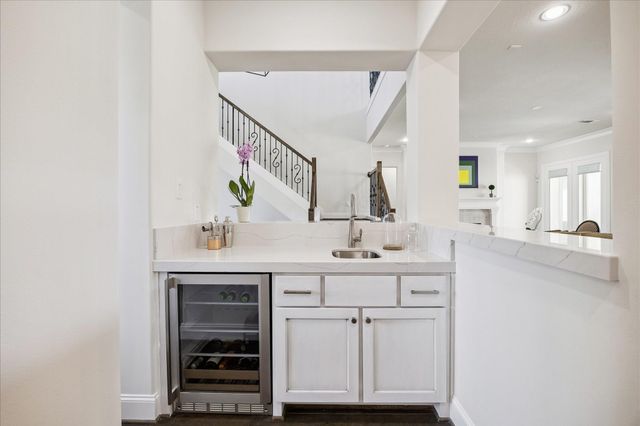 2302 Camden Creek Lane, Houston, TX 77077