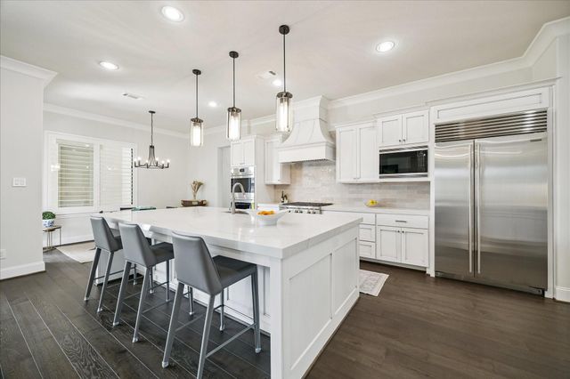 2302 Camden Creek Lane, Houston, TX 77077