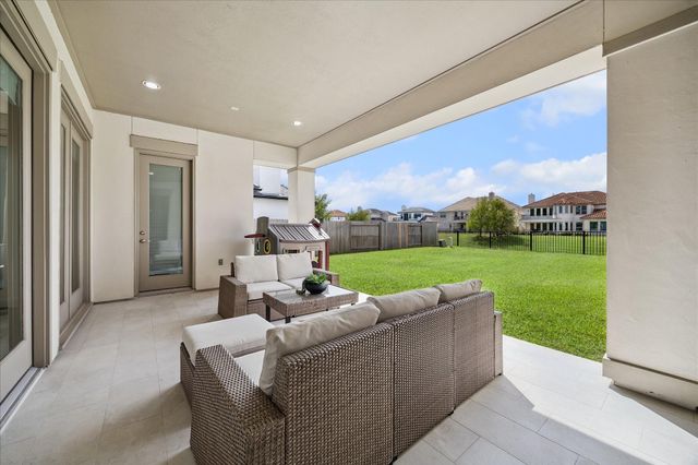 2302 Camden Creek Lane, Houston, TX 77077