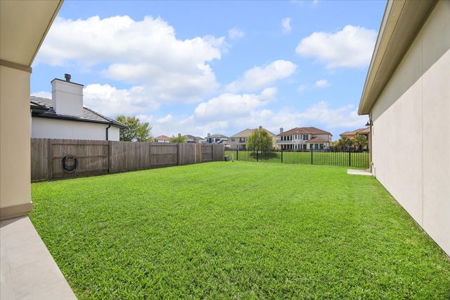 2302 Camden Creek Lane, Houston, TX 77077