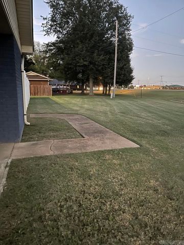 398 Barry St E, Wynne, AR 72396