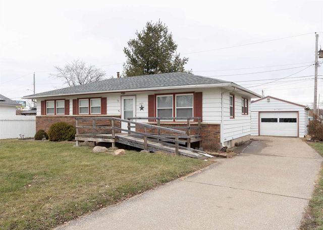 905 79th Avenue W, Rock Island, IL 61201
