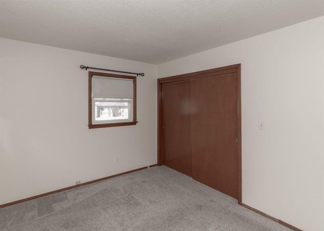 905 79th Avenue W, Rock Island, IL 61201