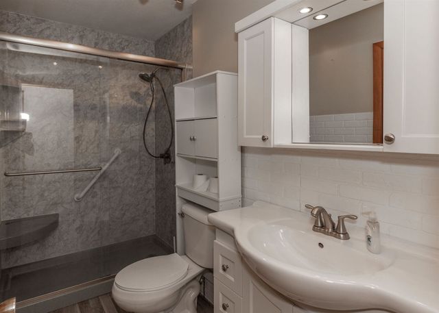 905 79th Avenue W, Rock Island, IL 61201