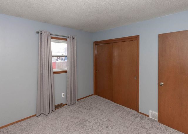 905 79th Avenue W, Rock Island, IL 61201