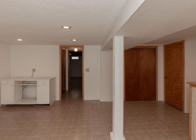 905 79th Avenue W, Rock Island, IL 61201