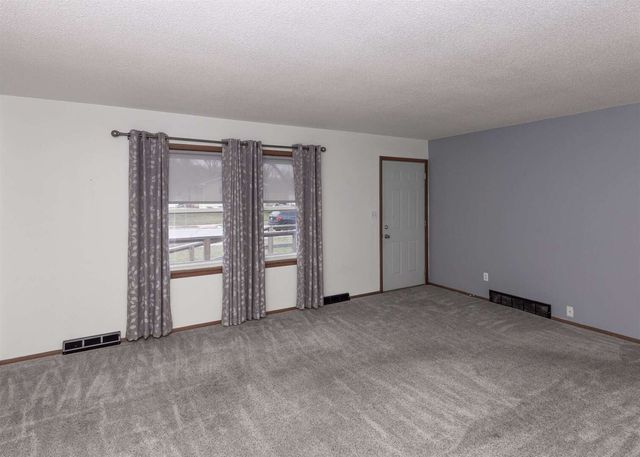 905 79th Avenue W, Rock Island, IL 61201