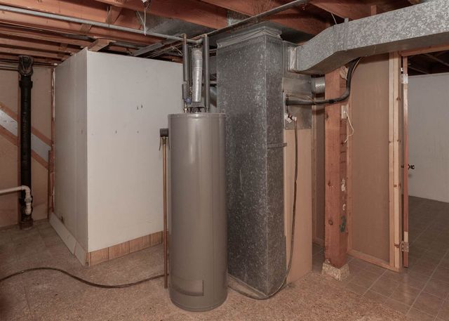 905 79th Avenue W, Rock Island, IL 61201