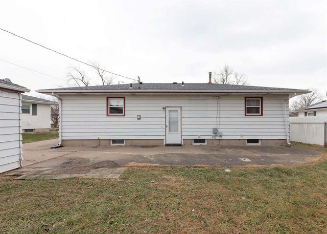 905 79th Avenue W, Rock Island, IL 61201