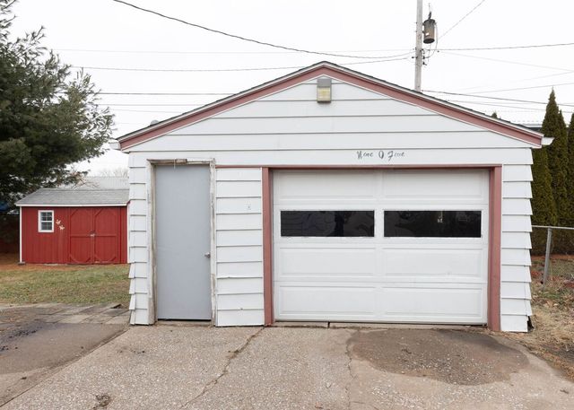 905 79th Avenue W, Rock Island, IL 61201