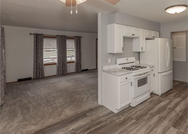 905 79th Avenue W, Rock Island, IL 61201