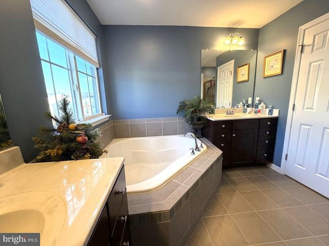 25214 SPLIT CREEK TER, Chantilly, VA 20152