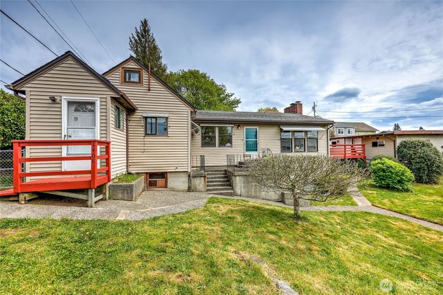 1408 Winfield Avenue, Bremerton, WA 98310