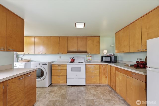 1408 Winfield Avenue, Bremerton, WA 98310