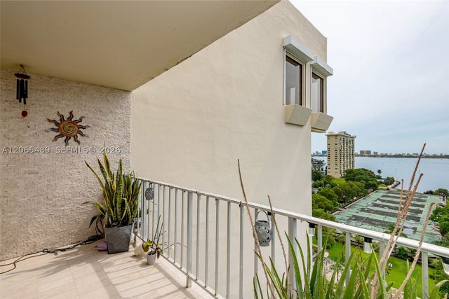 11111 Biscayne Blvd 12B, Miami, FL 33181