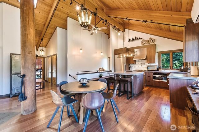 335 Blakely Drive, Blakely Island, WA 98222