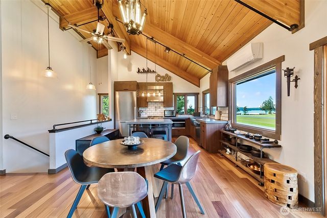 335 Blakely Drive, Blakely Island, WA 98222