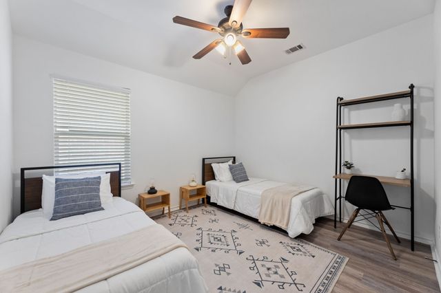 1024 Shortleaf Pine Drive, Arlington, TX 76012