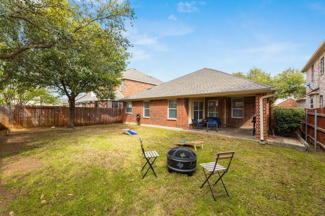 1024 Shortleaf Pine Drive, Arlington, TX 76012