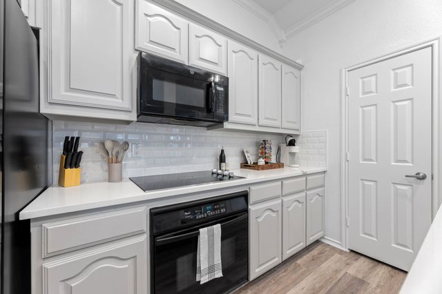 1024 Shortleaf Pine Drive, Arlington, TX 76012