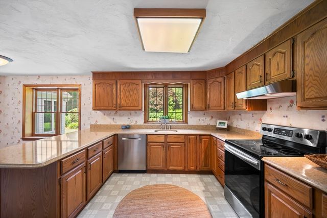 41 Farrington Lane, Marlborough, MA 01752