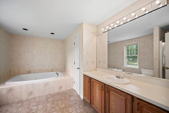 41 Farrington Lane, Marlborough, MA 01752
