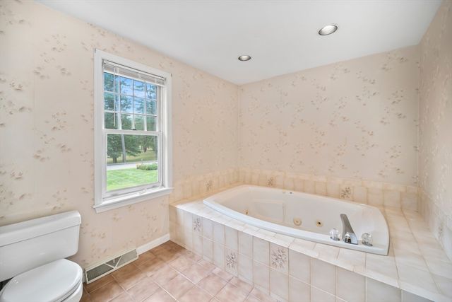 41 Farrington Lane, Marlborough, MA 01752