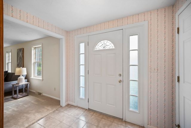 41 Farrington Lane, Marlborough, MA 01752