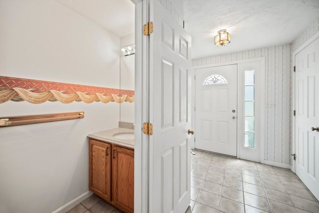 41 Farrington Lane, Marlborough, MA 01752