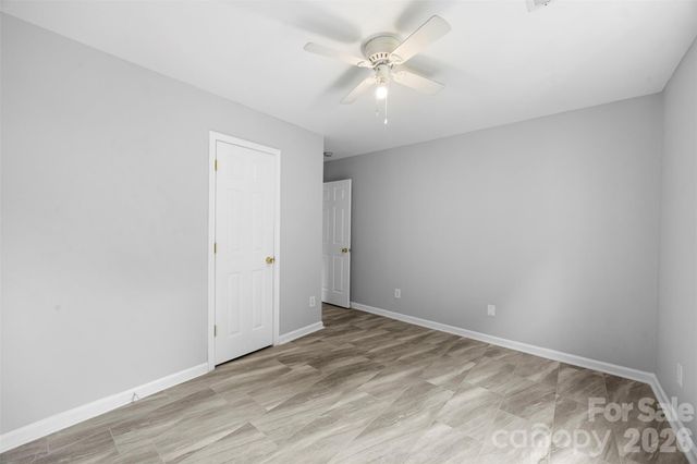 1528 Oakdale Green Drive, Charlotte, NC 28216