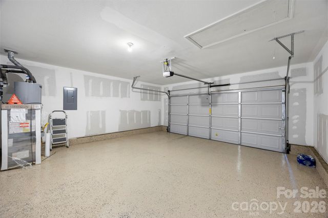 1528 Oakdale Green Drive, Charlotte, NC 28216