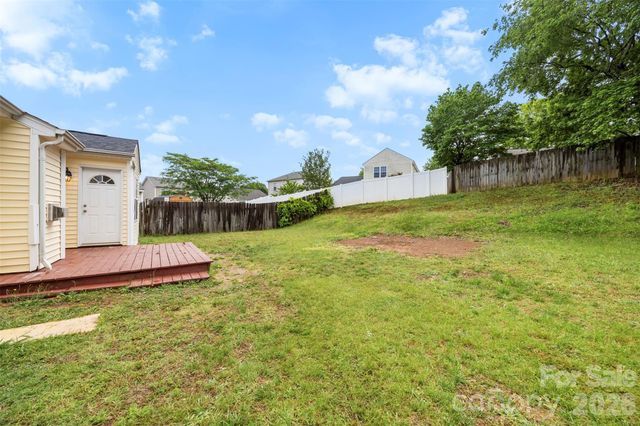 1528 Oakdale Green Drive, Charlotte, NC 28216