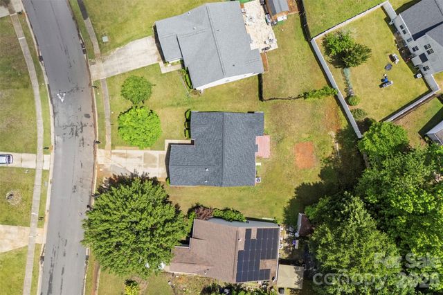 1528 Oakdale Green Drive, Charlotte, NC 28216