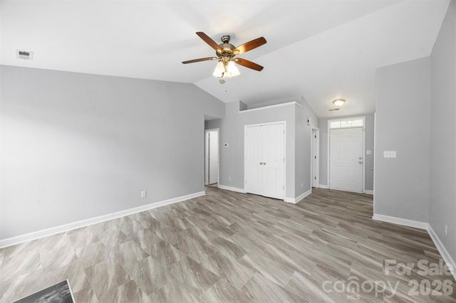 1528 Oakdale Green Drive, Charlotte, NC 28216