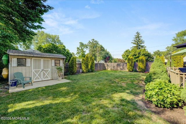 5 Brook Street, Red Bank, NJ 07701