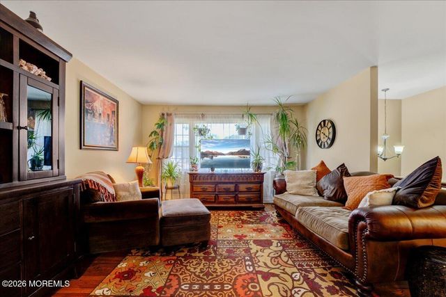 5 Brook Street, Red Bank, NJ 07701