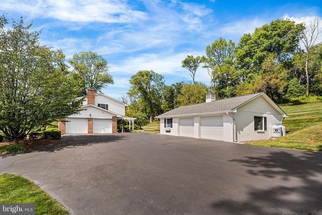 5595 RIDGEVIEW DR, Doylestown, PA 18902