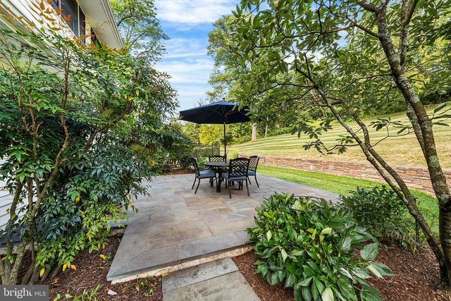 5595 RIDGEVIEW DR, Doylestown, PA 18902